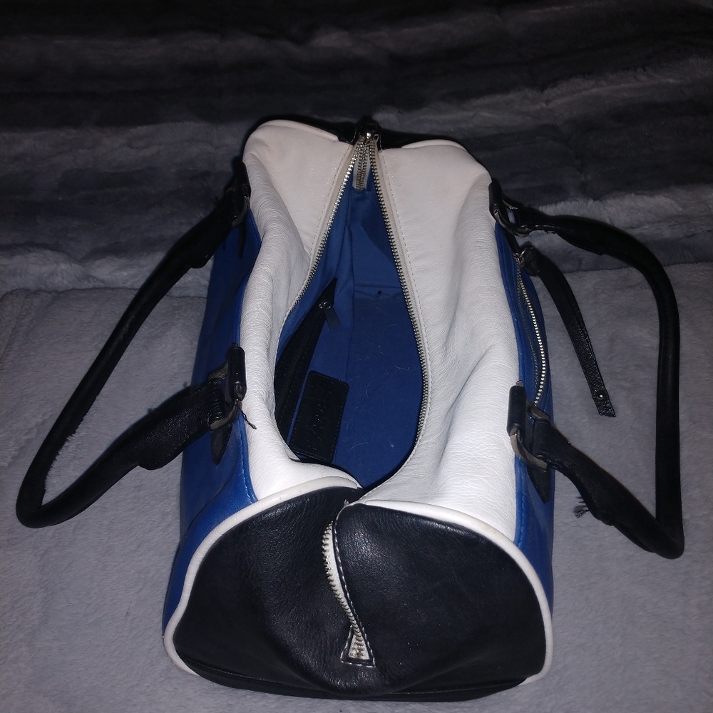 Handbag - Picture 3 of 4